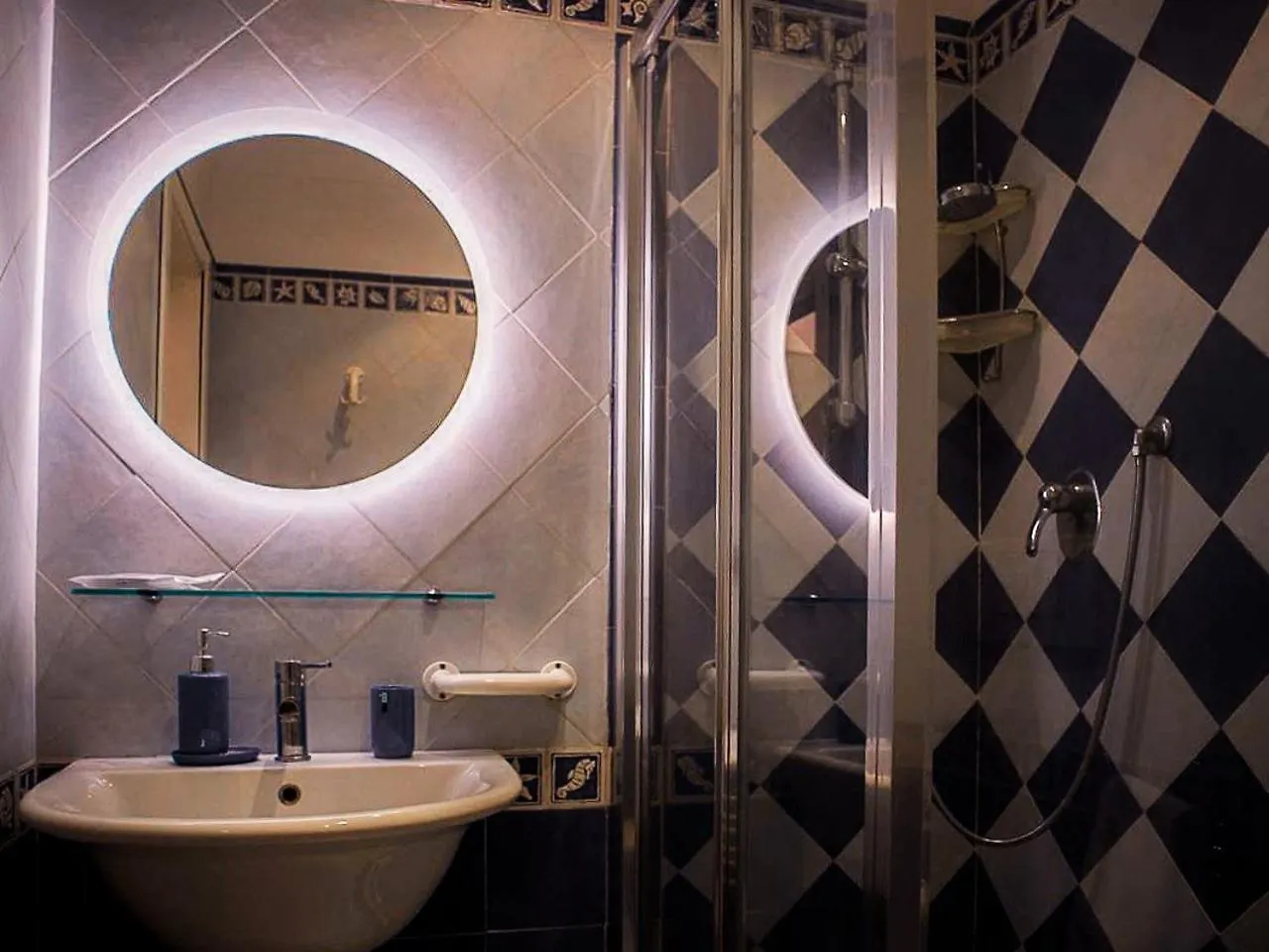 Piramide Luxury Suite Colosseum Řím Apartmán