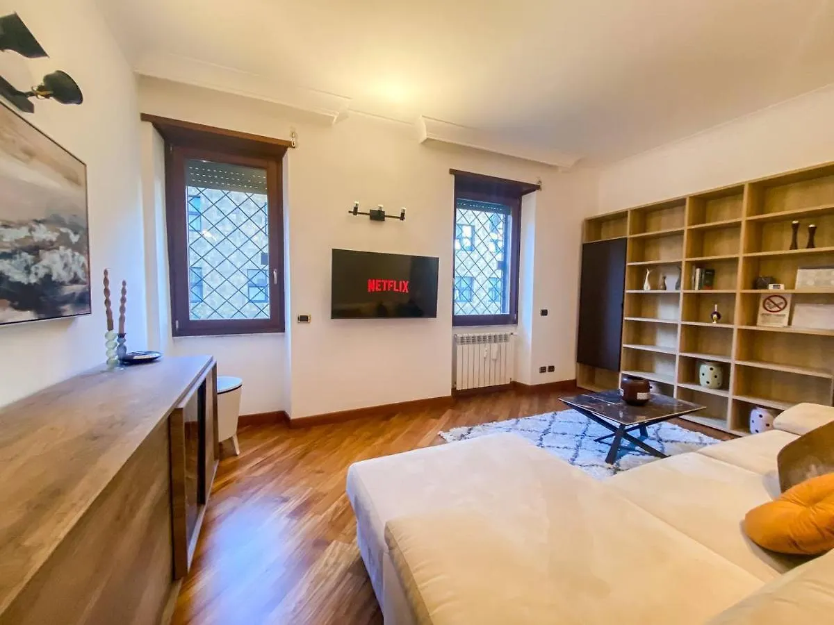 Piramide Luxury Suite Colosseum Rome Italy