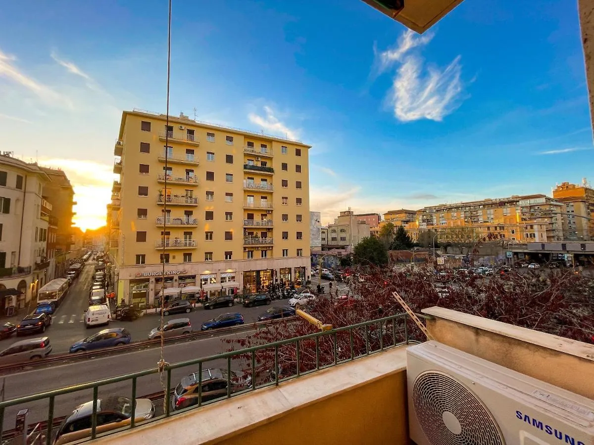 Piramide Luxury Suite Colosseum Rome Apartment