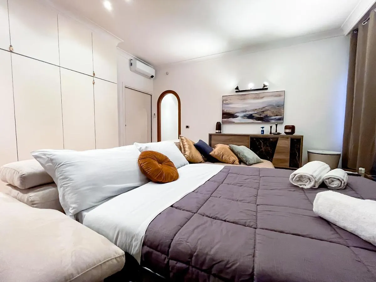 Apartment Piramide Luxury Suite Colosseum Rome Italy