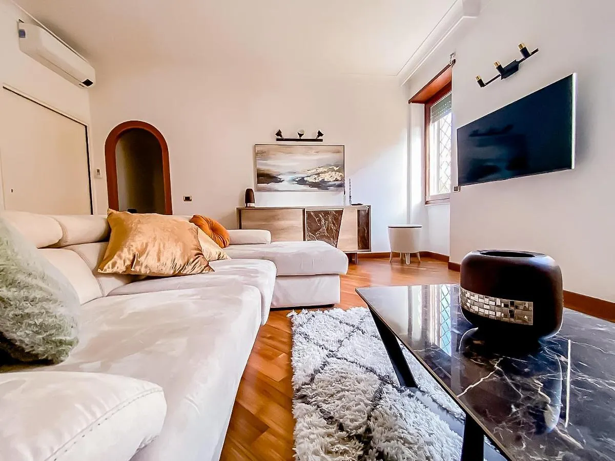 Piramide Luxury Suite Colosseum Rome